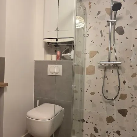 Le Frontalier Apartment